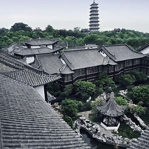 Yangzhou Hentique Huijin Resort Hotel Exterior photo