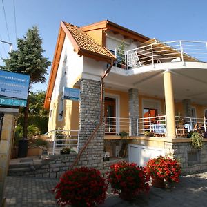 Apartman Vitorlás Vendégház Hotel Balatonfüred Exterior photo