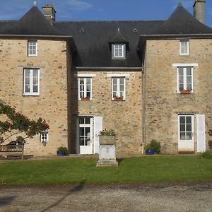 Au Presbytere De Dagmar Hotel Erbrée Exterior photo