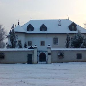 Castle Kastiel Kotesova Apartman Exterior photo