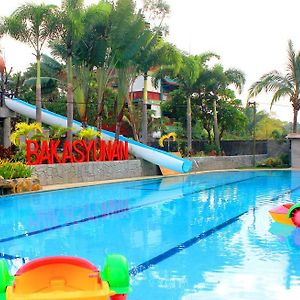 Bakasyunan Resort And Conference Center - Zambales Iba Exterior photo