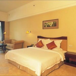 Phoenix Hotel Wuyi Csiangmen Room photo