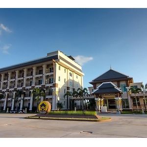 The Lake Hotel Khonken Exterior photo