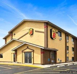 Super 8 By Wyndham Cedar Rapids Hotel Exterior photo