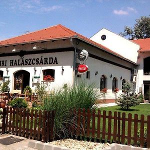 Sobri Halászcsárda és Panzió Hotel Baja Exterior photo