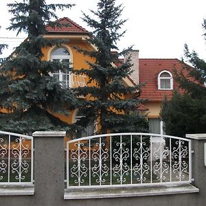 Jóbor Vendégház Hotel Győrújbarát Exterior photo