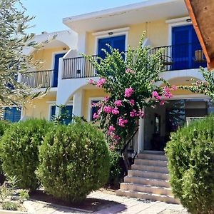 Castellania Hotel Apartments Livádia Exterior photo