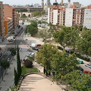 Hostal Puente De Piedra Zaragoza Exterior photo