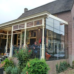 'T Oude Veerhuis Panzió Heerewaarden Exterior photo