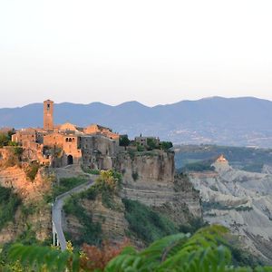 Corte Della Maesta Antica Residenza Panzió Bagnoregio Exterior photo