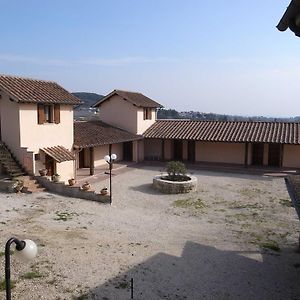 Agriturismo Borgo Antico Villa Foce Varano Exterior photo