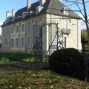 Chateau De Serrigny Panzió Ladoix-Serrigny Exterior photo