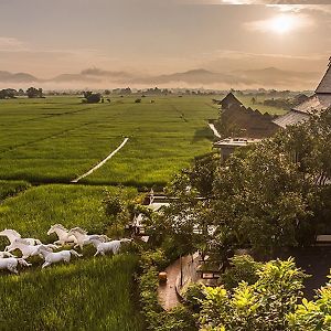 Phusanfah Resort Meteng Exterior photo