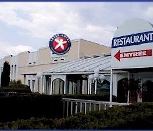 Inter-Hotel Aeroport Clermont-Ferrand Exterior photo