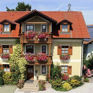 Gaste-Haus Rosch Hotel Wiesent Exterior photo