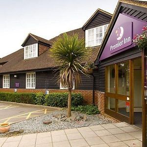 Premier Inn Woking West - A324 Exterior photo