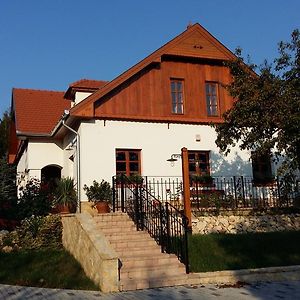 Madarász Vendégház Hotel Nyúl Exterior photo