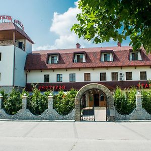 Stara Vezha Hotel Boriszpil Exterior photo