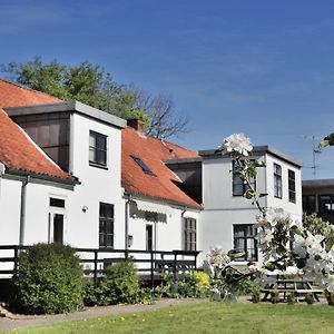 Provstegarden Bed & Breakfast Panzió Hovedgård Exterior photo