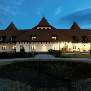 Hortobagy Club Hotel Exterior photo