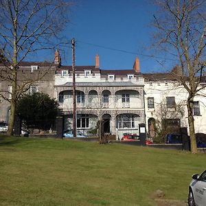 8A Spring Gardens Hotel Haverfordwest Exterior photo