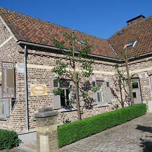 D'Uyterwaerde Villa Leut Exterior photo