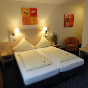 Landgasthof Hock Hotel Großostheim Room photo