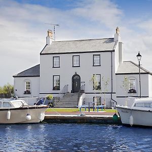 The Harbour Masters House Panzió Banagher Exterior photo