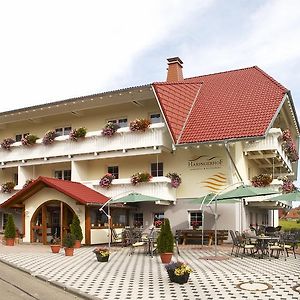 Landhotel Haringerhof Mit Saunawelt Und Naturbadeteich Grafenhausen Exterior photo