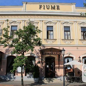 Fiume Hotel Bekescsaba Exterior photo