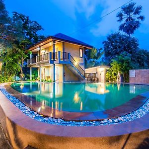 Seaside Vacation Home Pranburi Exterior photo