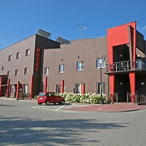 Hotel Altamira Piotrków Trybunalski Exterior photo