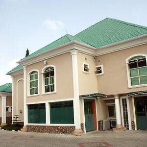 B'S Hive Hotels And Suites Abuja Exterior photo