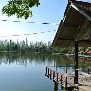 Cha-Am Fishing Inn And Resort Phetcsaburi Exterior photo