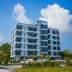 Promsook Apartment Csonburi Exterior photo