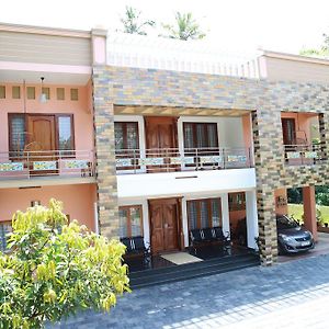 Periyar Villa Home Stay - Thekkady Exterior photo