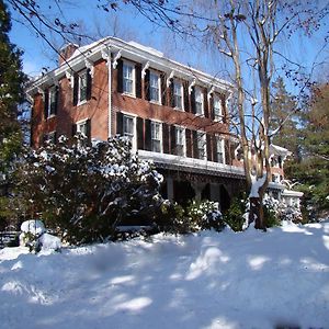 Faunbrook Bed & Breakfast (Adults Only) Panzió West Chester Exterior photo