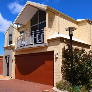 Mandurah On The Terrace Villa Exterior photo