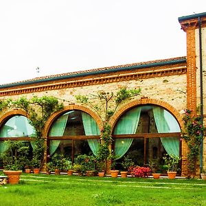 Locanda La Corte Dei Galli Vendégház Carre Exterior photo