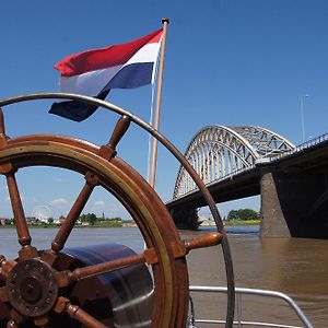 Boat 'Opoe Sientje' Panzió Nijmegen Exterior photo