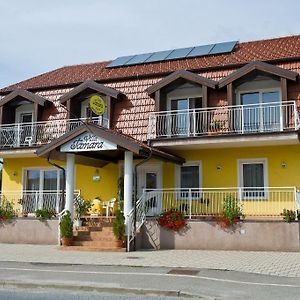 Garni Hotel Villa Tamara Alsómarác Exterior photo