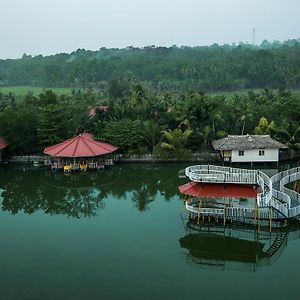 Mango Meadows Hotel Kottajam Exterior photo