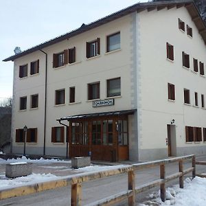 Casa Alpina Sacro Cuore Hotel Canale dʼAgordo Exterior photo