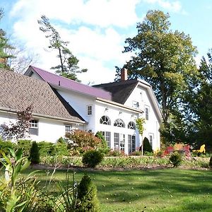 Briarwood Bed & Breakfast Panzió Elmsdale Exterior photo