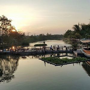 Country Lake View Hotel Szuphanburi Exterior photo