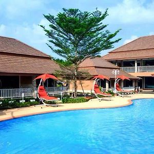 Baan Dara Resort Szaraburi Exterior photo