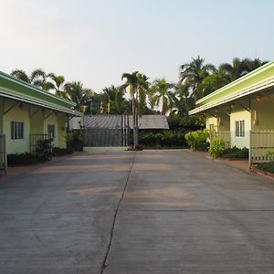 555 Resort Udonthani Exterior photo