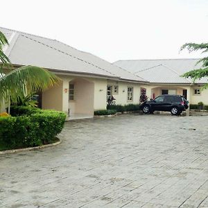 Kriscane Suites Abuja Exterior photo