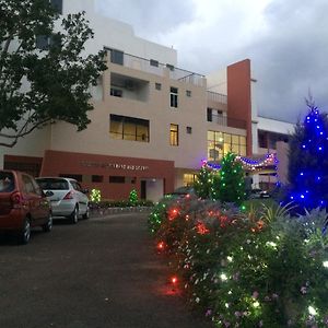 Park Hotel And Resort Bengaluru Exterior photo