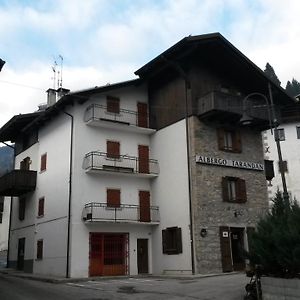 Albergo Meuble Tarandan Forni di Sopra Exterior photo